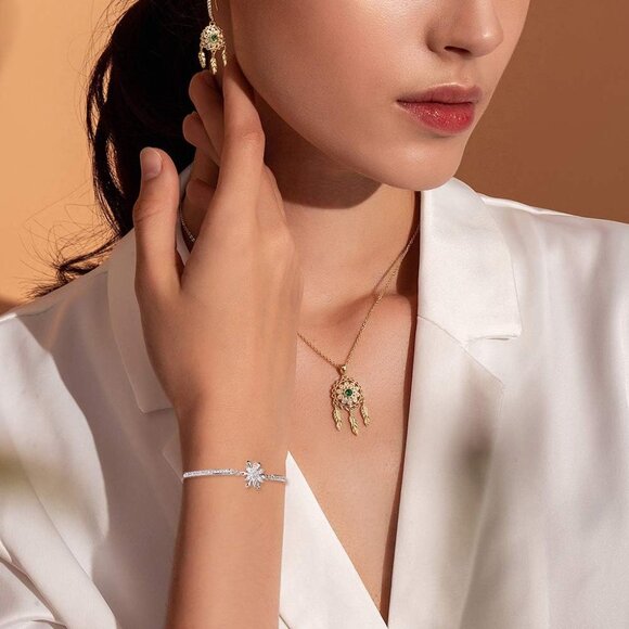 Elegant White Gold Plated Snowflake Tennis Bracelet for Women - Adjustable Chain - Picture 5 of 7